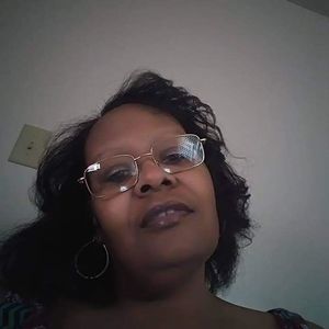 Meet your Posher, Edith